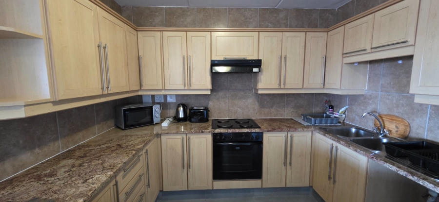 2 Bedroom Property for Sale in Diaz Industria Western Cape